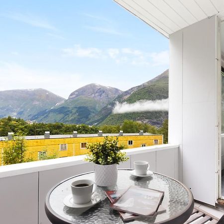 Trolltunga Hostel Tyssedal Exterior photo